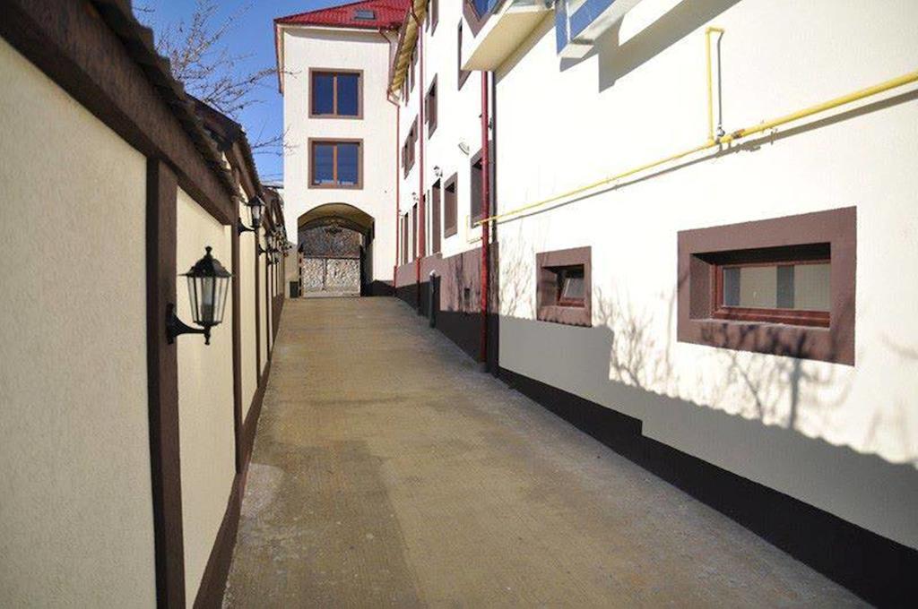 Pensiunea Brancoveneasca Campulung Exterior photo